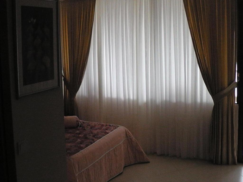 Ucem Hotel Golden Sea Altinoluk Room photo